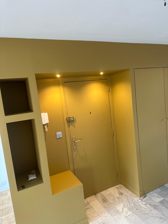 Entrée sur mesure, niches éclairées